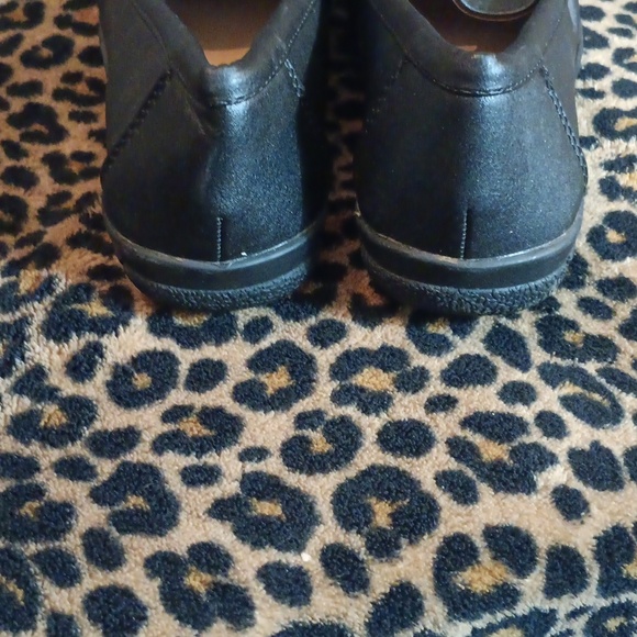 🤠NWOT Kalli Black Leather Loafers Non Slip Size 7 - Picture 3 of 5